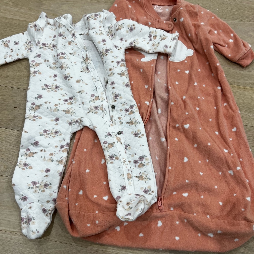 Floral Quilted White Footed One-Piece & Rust Heart Sleep Sack Set